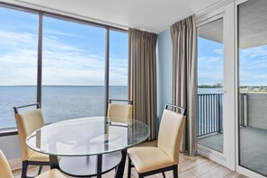 Dining - Stylish 1BR Condo w/ Bay View! Balcony, Pool, Tiki Bar, Tram to Beach & Wharf (Miramar Beach)