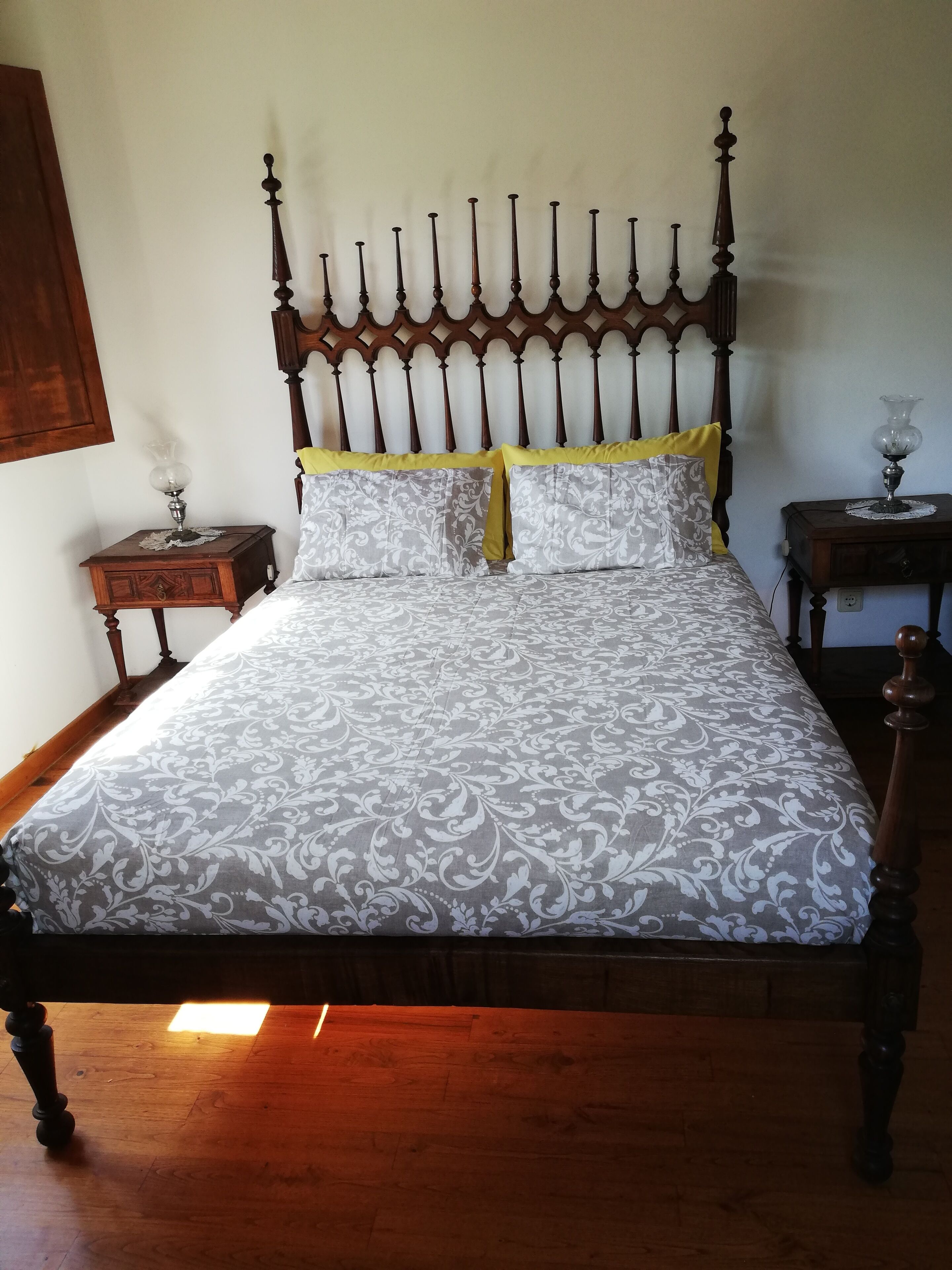 3 slaapkamers, een bureau, een strijkplank/strijkijzer, wifi