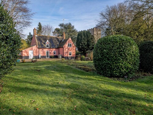 This family cottage is perfect for exploring Norwich, the Broads and the coast.