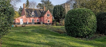 This family cottage is perfect for exploring Norwich, the Broads and the coast.