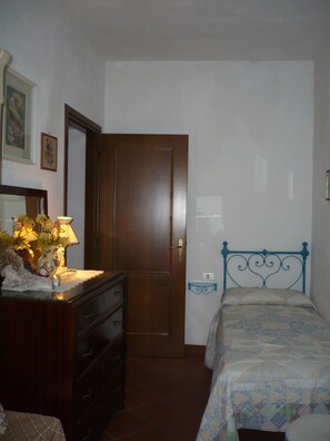 2 عدّة غرف نوم وواي فاي وملاءات أسرّة