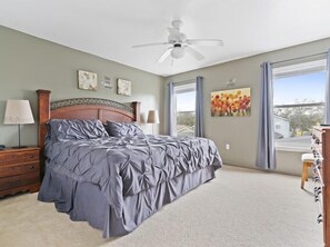 4 makuuhuonetta, silitysrauta/-lauta, ilmainen Wi-Fi, vuodevaatteet