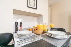 Dining - Thy GrAcE By Jesouth (Kingston upon Hull)