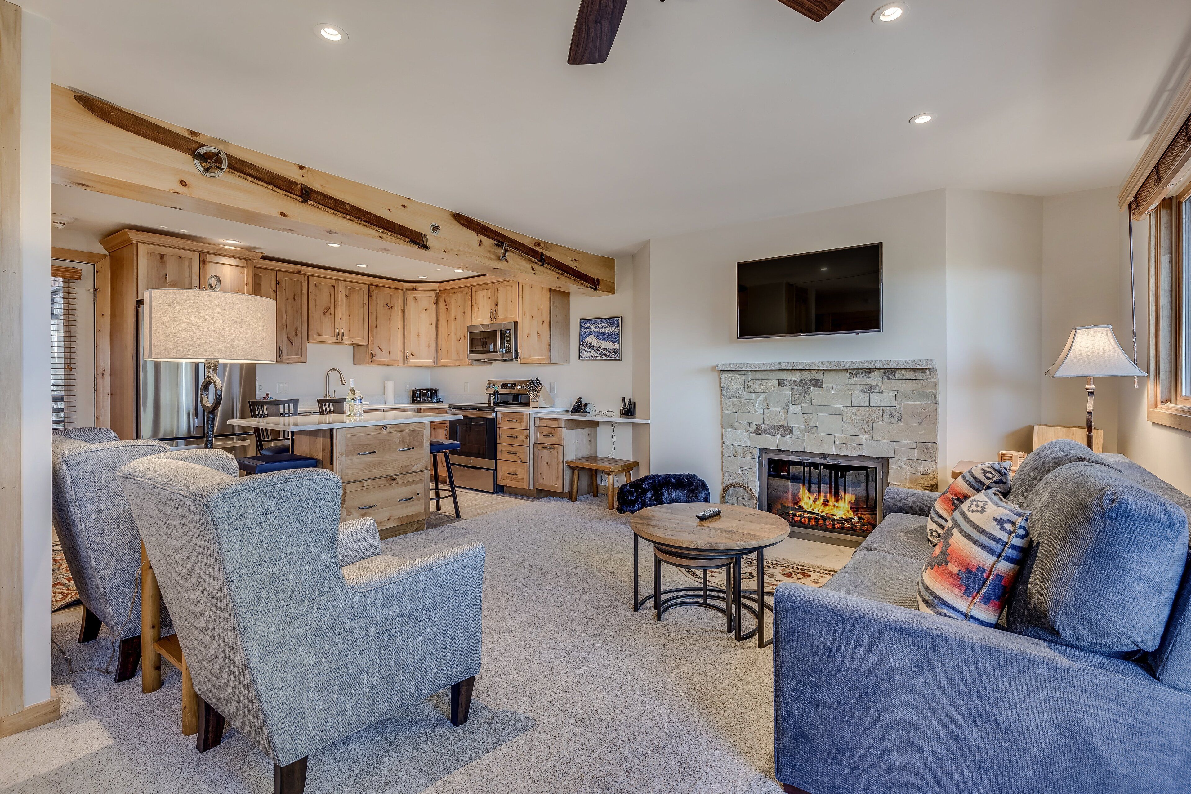 Smart TV, fireplace, DVD player