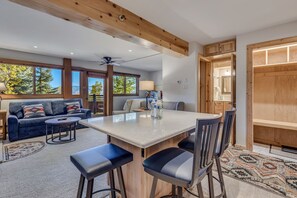Interior - 🏔️Ski Access~Hot Tub~Studio Premier 106🏔️ (Snowmass Village)