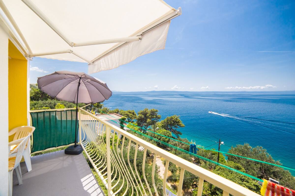 Classic Apartment (6) | Balcony view