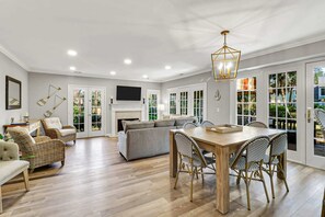 Interior - 132 Evian Villa Pool, Tennis, Pickleball & Beach (Hilton Head Island)