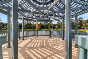 Property grounds - 132 Evian Villa Pool, Tennis, Pickleball & Beach (Hilton Head Island)