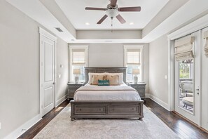 4 habitaciones, tabla de planchar con plancha, wifi y ropa de cama 