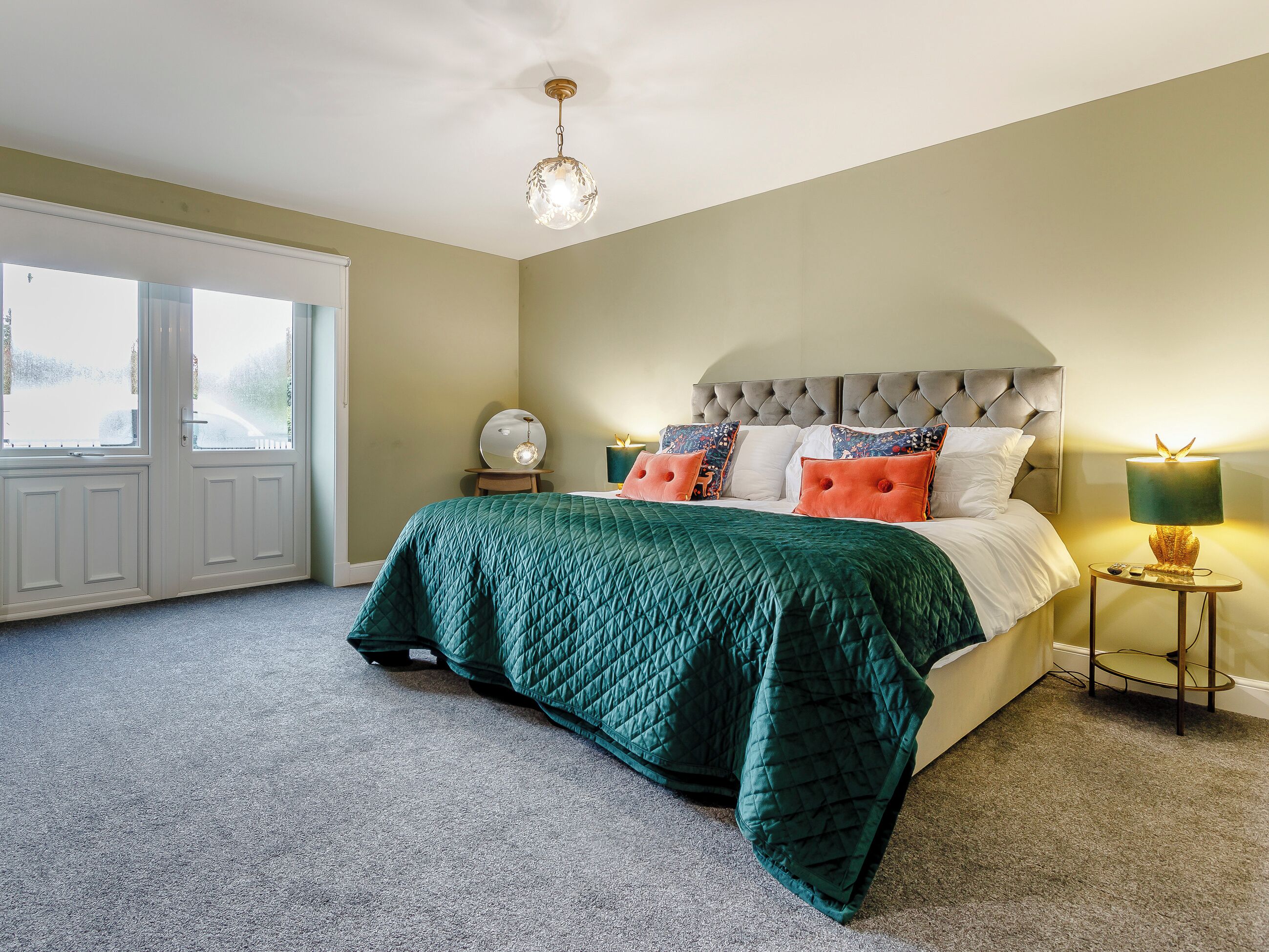 5 bedrooms, free WiFi, bed sheets