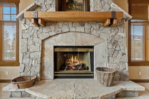 Interior - Stunning custom Home w/ private hot tub, quick drive to the slopes! (Keystone)