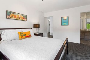 4 Schlafzimmer, Schreibtisch, Bügeleisen/Bügelbrett, Reisekinderbett