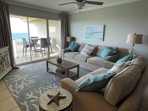 Smart TV, DVD player, books, offices - Amalfi Gulf Views! Pools Steps to Beach Family (Miramar Beach)