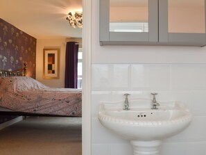 3 Schlafzimmer, kostenloses WLAN, Bettwäsche