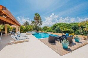 Pool - 3Br W/ensuite Ba Near Beaches Private Pool&Jacuzzi (Noord)