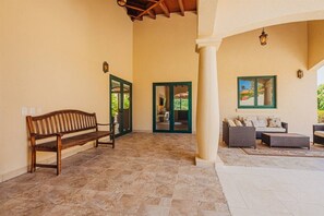 Terrace/patio - 3Br W/ensuite Ba Near Beaches Private Pool&Jacuzzi (Noord)