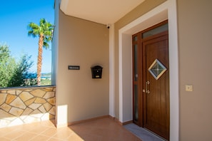 Front of property - Artemis Oasis Villa (Zakynthos)