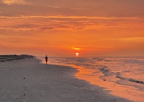Solsenger og strandhåndklær