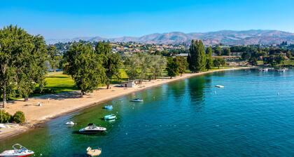 Wapato Point Halmalka Condo 510B 3 Bed 2 Bath Sleeps 8, Lake Views, Next to Pool