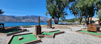 Wapato Point Halmalka Condo 510B 3 Bed 2 Bath Sleeps 8, Lake Views, Next to Pool