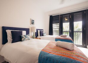 2 habitaciones, tabla de planchar con plancha, cuna de viaje y wifi 