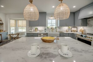 Luokittelematon kuva, 4 kautta 98, painike