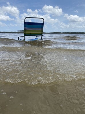 Sun loungers, beach towels - Your Private Coastal NC Waterfront Escape.  Special deals available (Aurora)