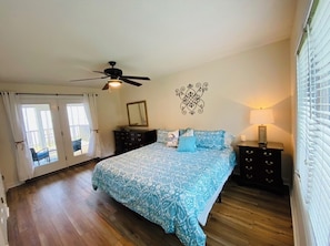 4 makuuhuonetta, ilmainen Wi-Fi, vuodevaatteet