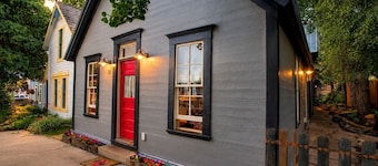 Historic Elk Ave 3 Master Suites + Hot Tub - Walk Everywhere