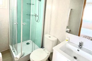 Shower, towels