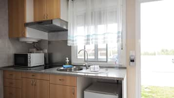 Fridge, microwave, stovetop