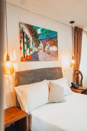 Desk, soundproofing, iron/ironing board, free WiFi - Hotel Casa del Hidalgo Centenario - Business & Leisure (Cali)