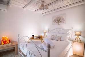 1 slaapkamer, een strijkplank/strijkijzer, gratis wifi, beddengoed