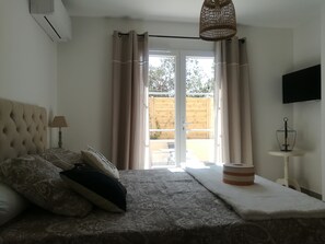 1 bedroom, iron/ironing board, travel cot, free WiFi