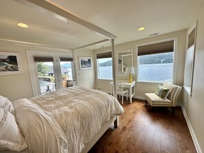 7 bedrooms, iron/ironing board, WiFi, bed sheets - Pristine waterfront estate on Lake Coeur d'Alene (Coeur d'Alene)