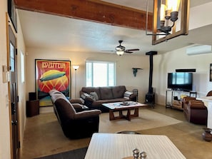 TV, fireplace - Spy Mountain Hideout | Private Desert Getaway! (Landers)