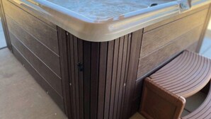 Outdoor spa tub - Spy Mountain Hideout | Private Desert Getaway! (Landers)