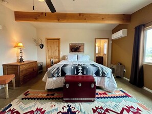 1 bedroom, free WiFi, bed sheets - Spy Mountain Hideout | Private Desert Getaway! (Landers)