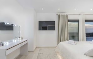 5 chambres, fer et planche à repasser, Wi-Fi gratuit, draps fournis