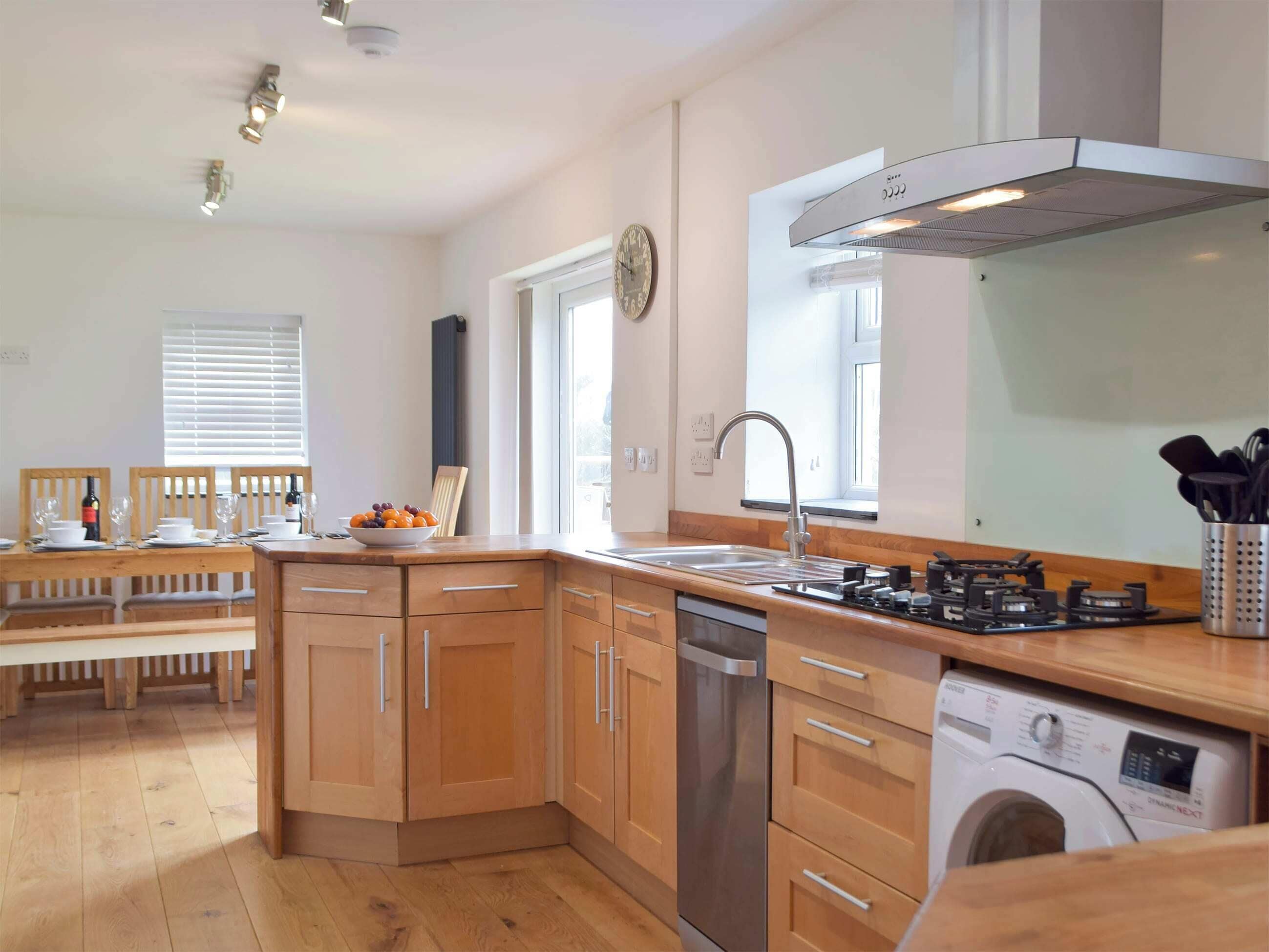 Dishwasher, high chair