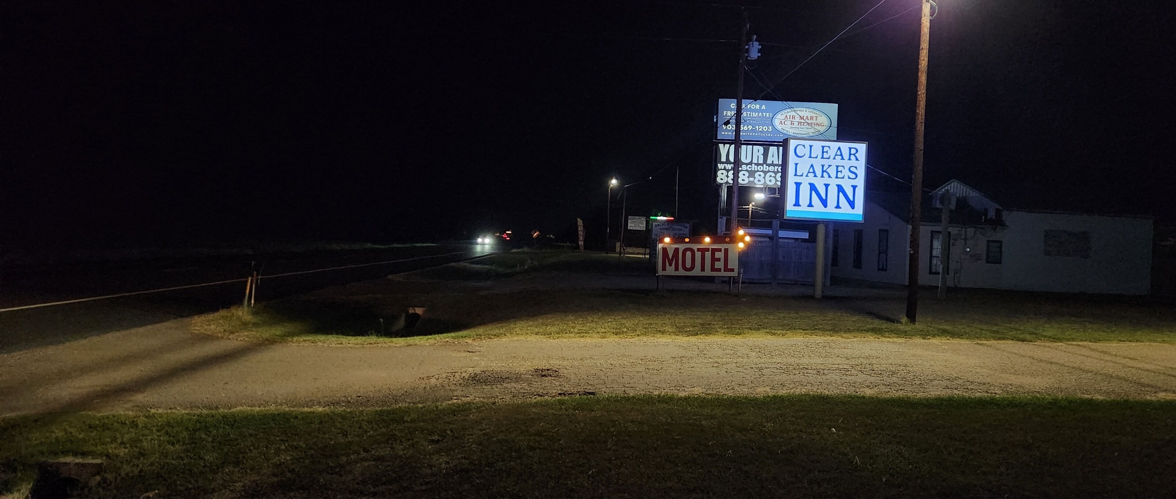 Clear Lakes Inn — photo 10