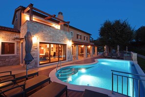 An infinity pool
