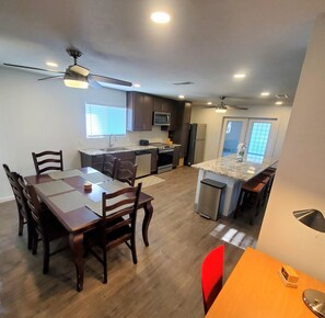 Dining - Casa Palmera-Terramar Canal Front home w/Pool, Dog Friendly,kayaks/pdlebrd/canoe (Galveston)