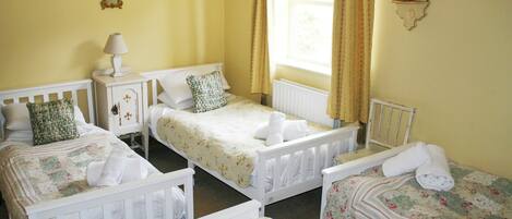 2 bedrooms, free WiFi, bed sheets