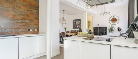 Dishwasher, freezer