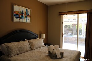 4 bedrooms, iron/ironing board, WiFi, bed sheets