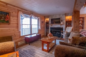 Living room - Harvest Moon (Davis)