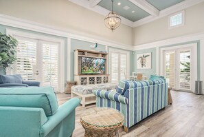 Smart TV, DVD player, pebolim