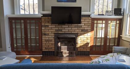 The Lewis House-Upper Level--A Peaceful Spot!