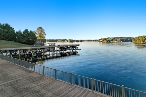 Smith Mountain Lake Condo with Main Channel Views